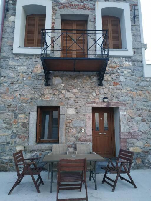 Two-Storey House In Kardamyla Mármaron Esterno foto